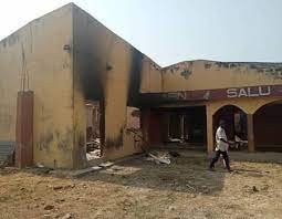 How Irate youths set Osun monarch’s palace ablaze