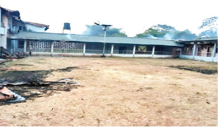 One killed as hoodlums attack Anambra police station