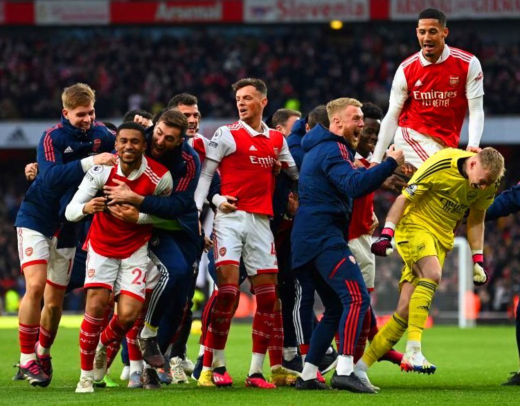 Photo: Arsenal shows masterclass