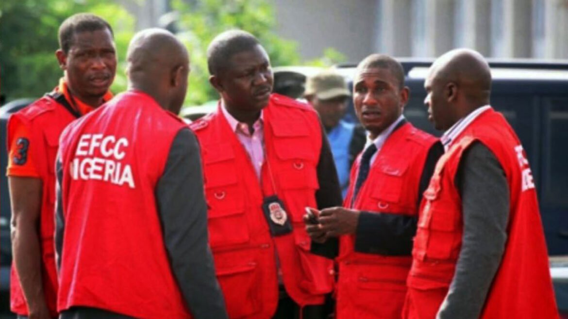 EFCC may prosecute 300 forex racketeers