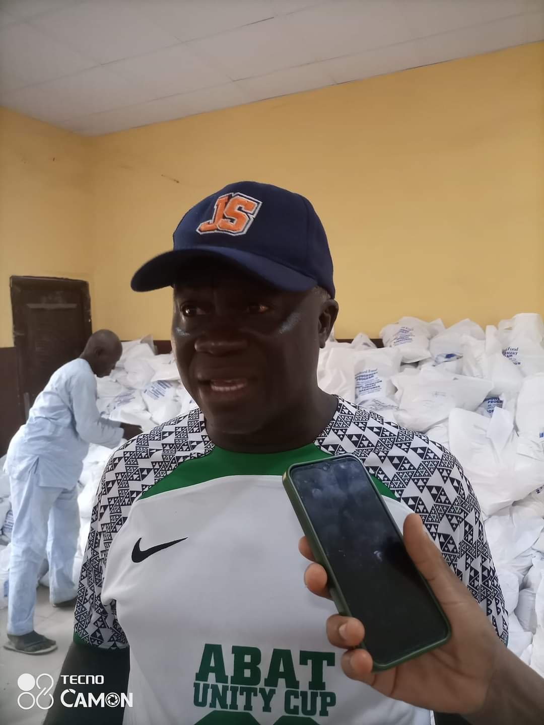 ORILE AGEGE LCDA CHAIRMAN, JOHNSON BABATUNDE SUBSIDISES PRICES OF FOOD ITEMS FOR OVER 10,000 RESIDENTS