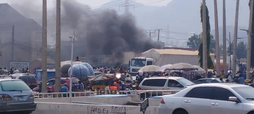 Niger State: Hoodlums Hijack Trucks, Steal Food Items