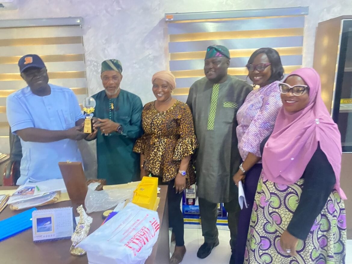 Ifeloju CDA honours Orile Agege LCDA Chairman, Johnson Babatunde