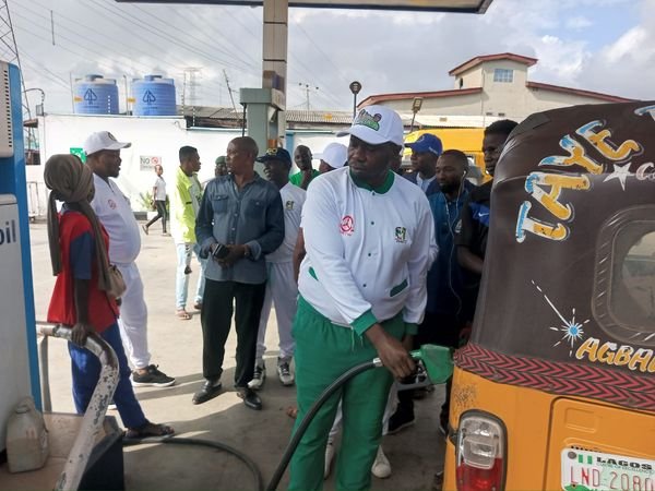 Independence Day: TOOAN Zonal Chair, Abdul-Azeez Istijabah gives ₦25 Million worth of fuel to Tricycle riders